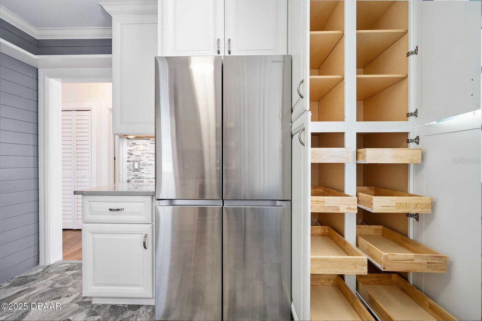 Image 30 of 71 For 448 Nautilus Avenue