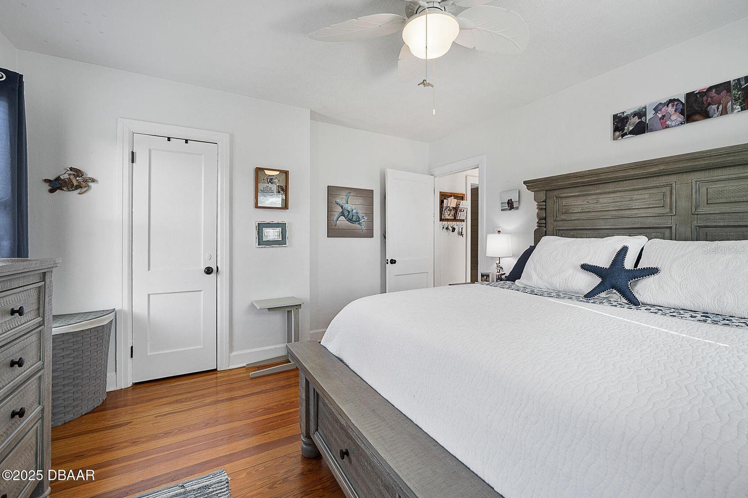 Image 38 of 71 For 448 Nautilus Avenue