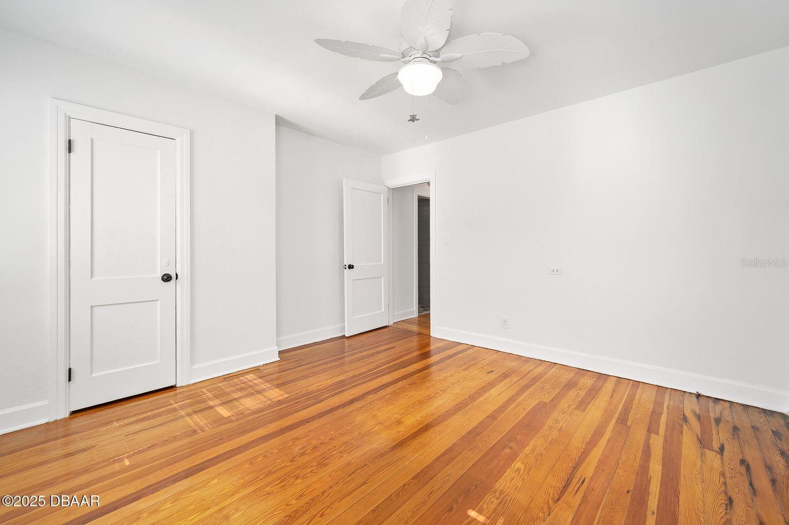 Image 39 of 71 For 448 Nautilus Avenue