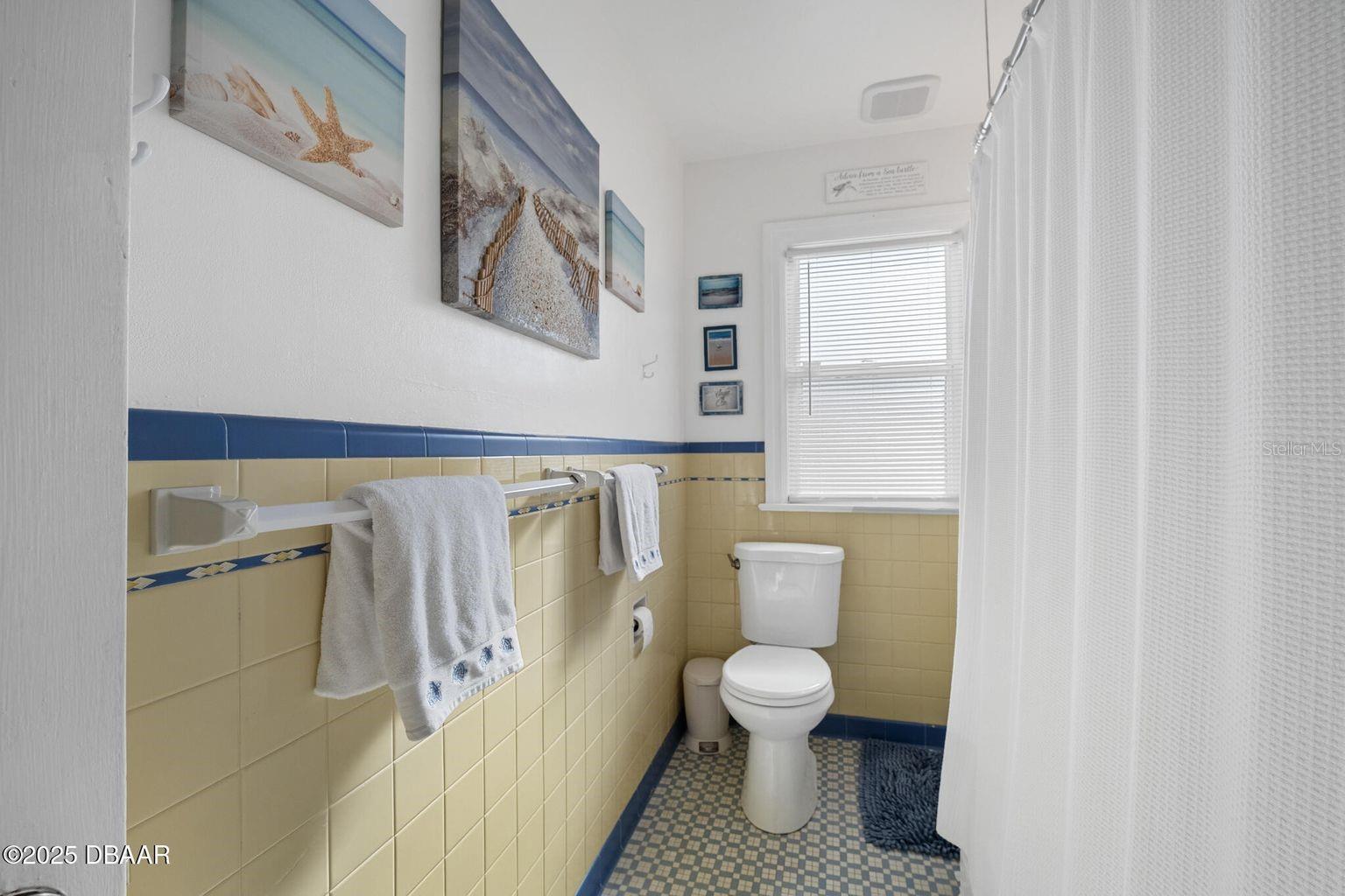 Image 42 of 71 For 448 Nautilus Avenue