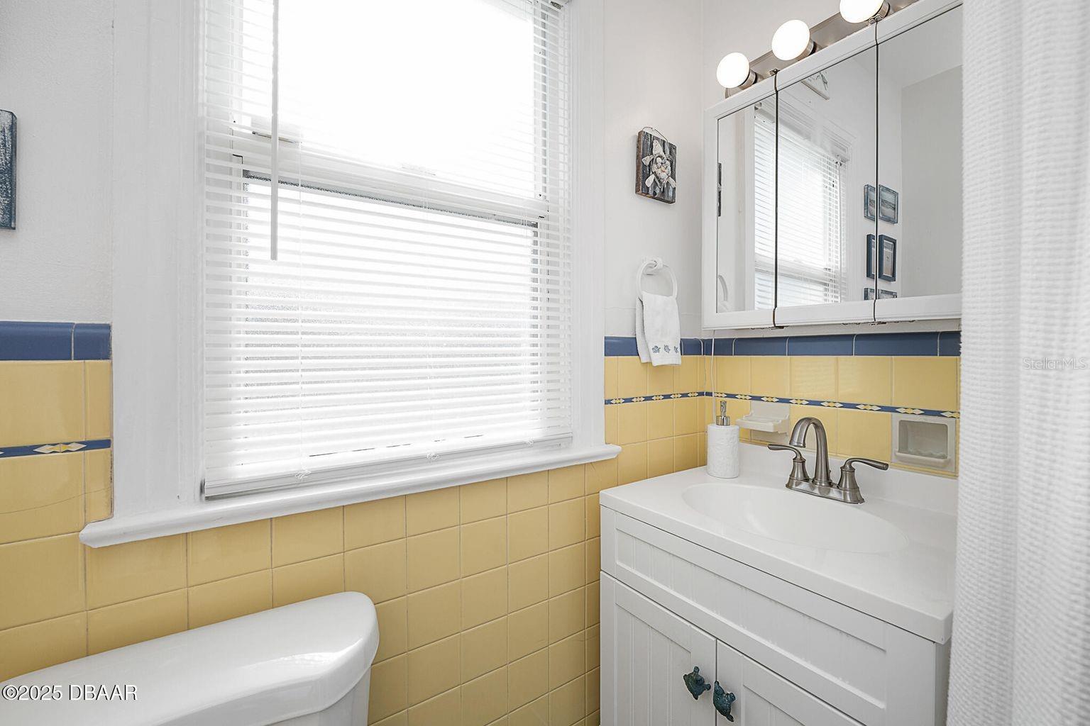 Image 44 of 71 For 448 Nautilus Avenue