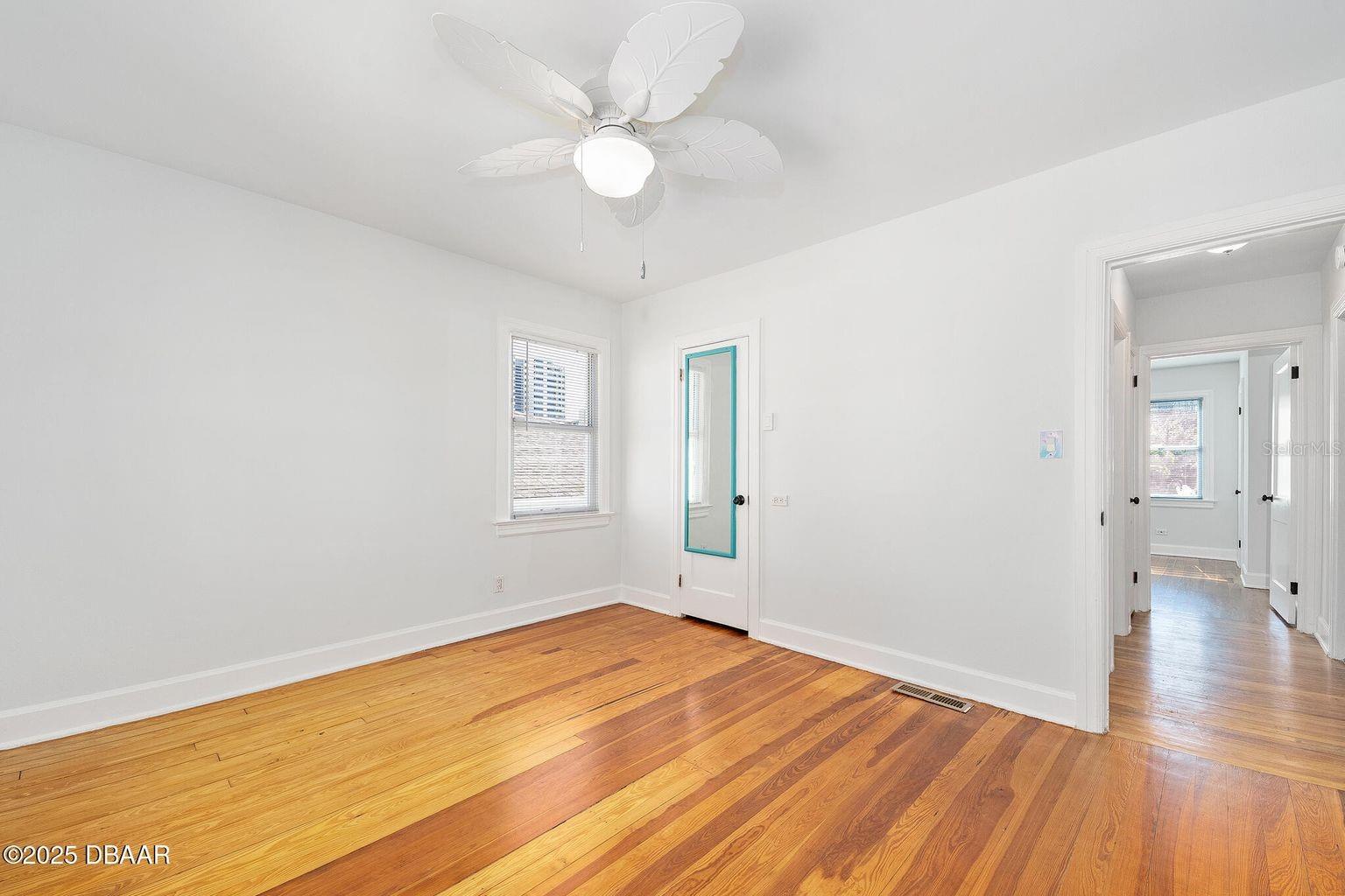 Image 49 of 71 For 448 Nautilus Avenue