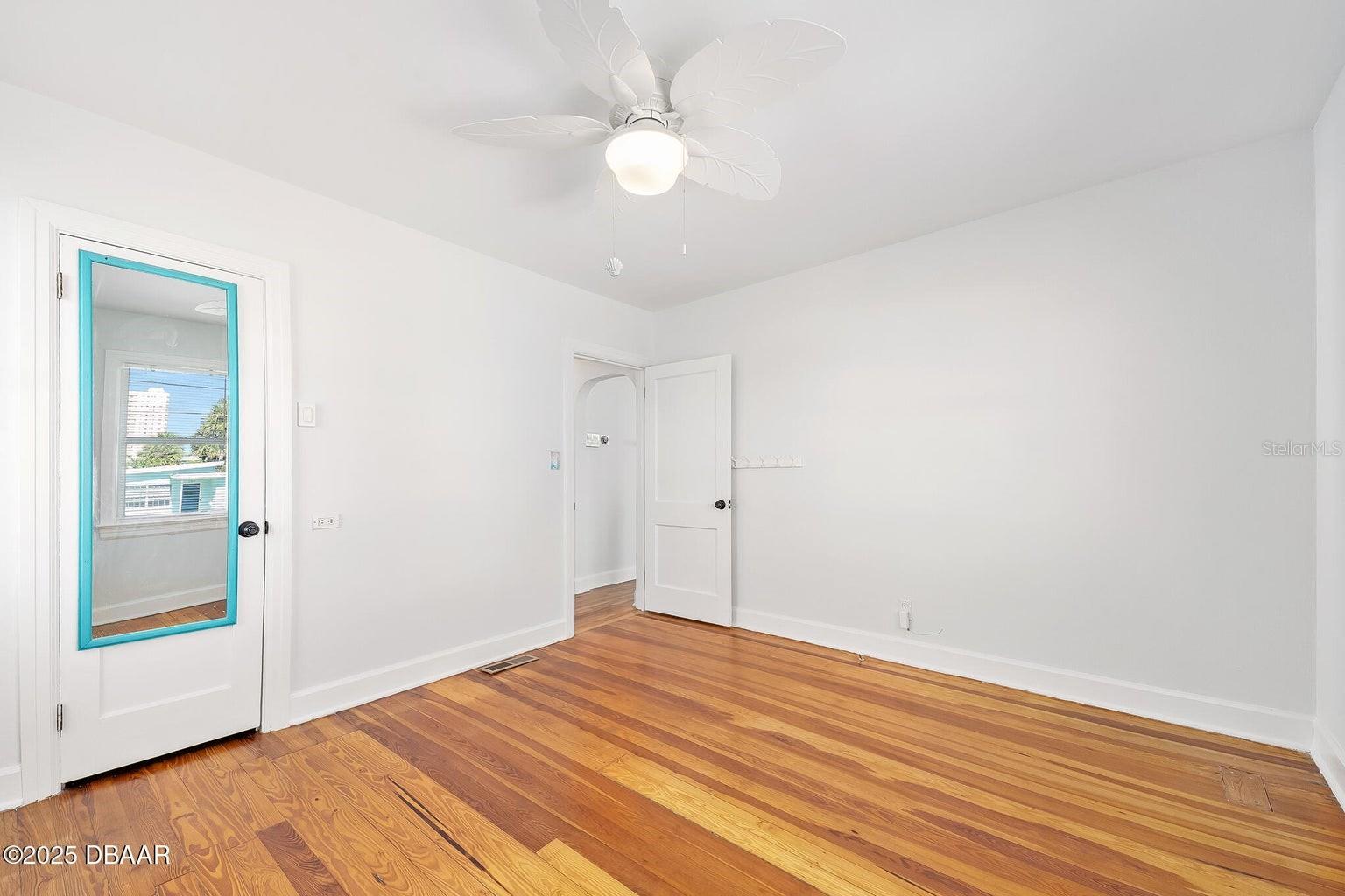 Image 50 of 71 For 448 Nautilus Avenue