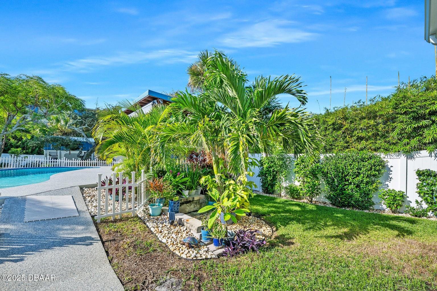 Image 54 of 71 For 448 Nautilus Avenue