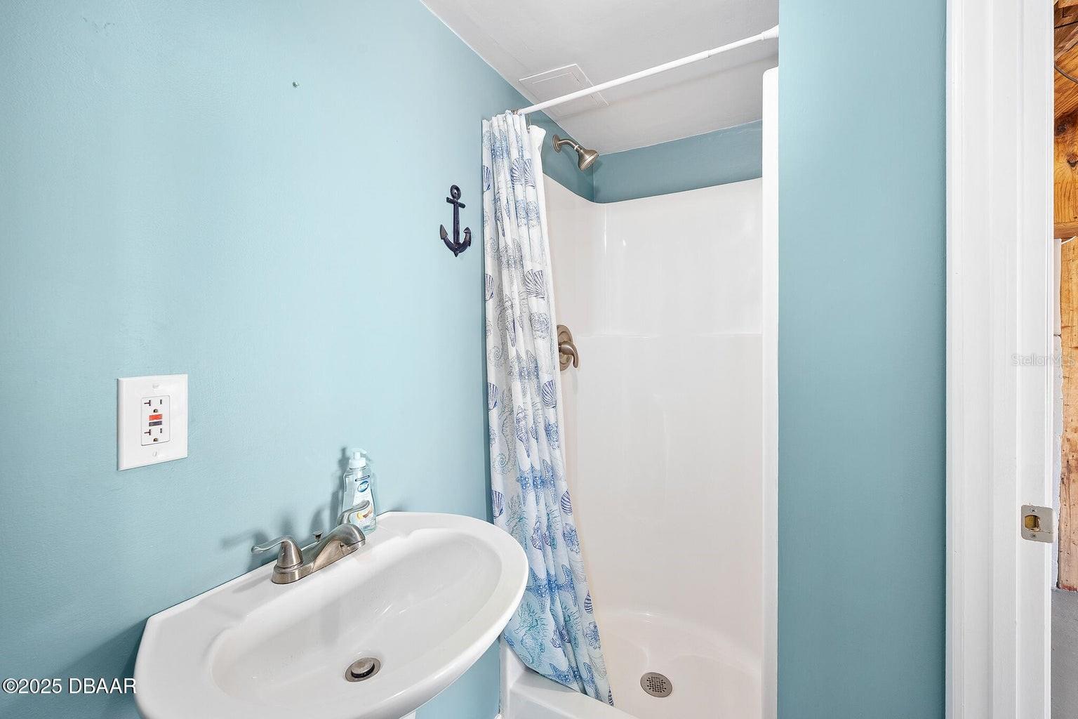 Image 68 of 71 For 448 Nautilus Avenue