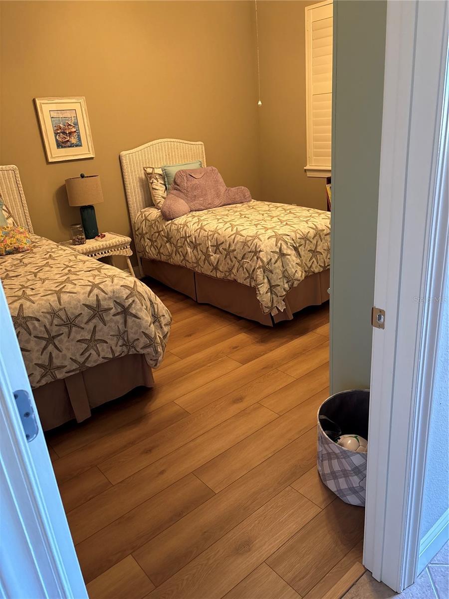 Image 23 of 35 For 60 Surfview Drive 123