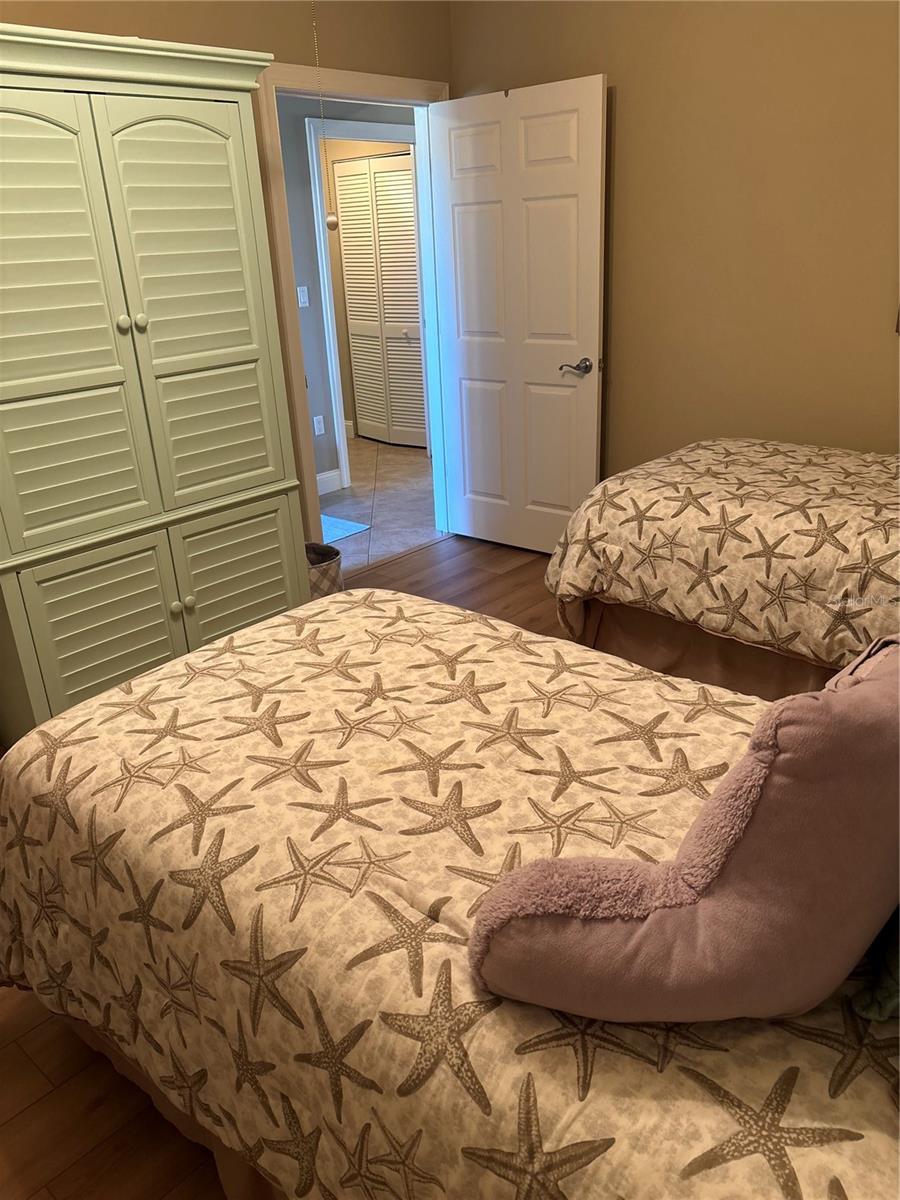 Image 24 of 35 For 60 Surfview Drive 123