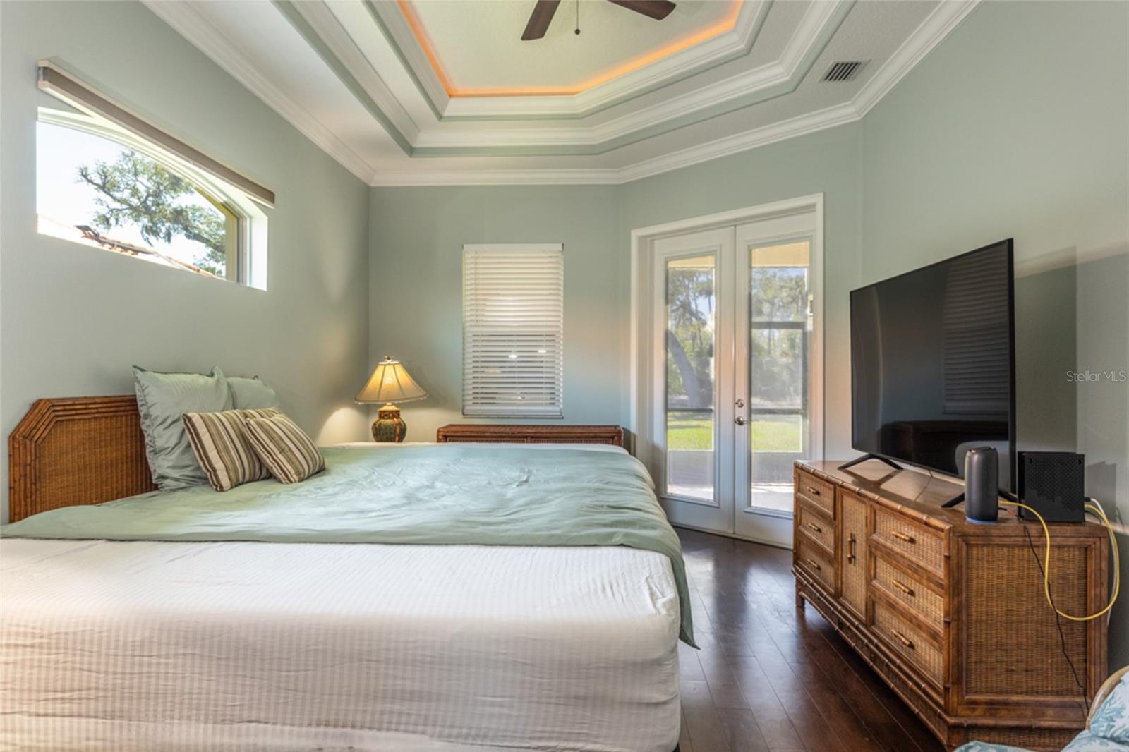 Image 17 of 52 For 45 Riverwalk Drive