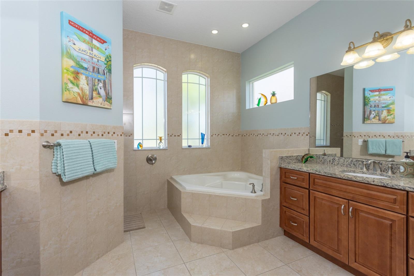 Image 19 of 52 For 45 Riverwalk Drive