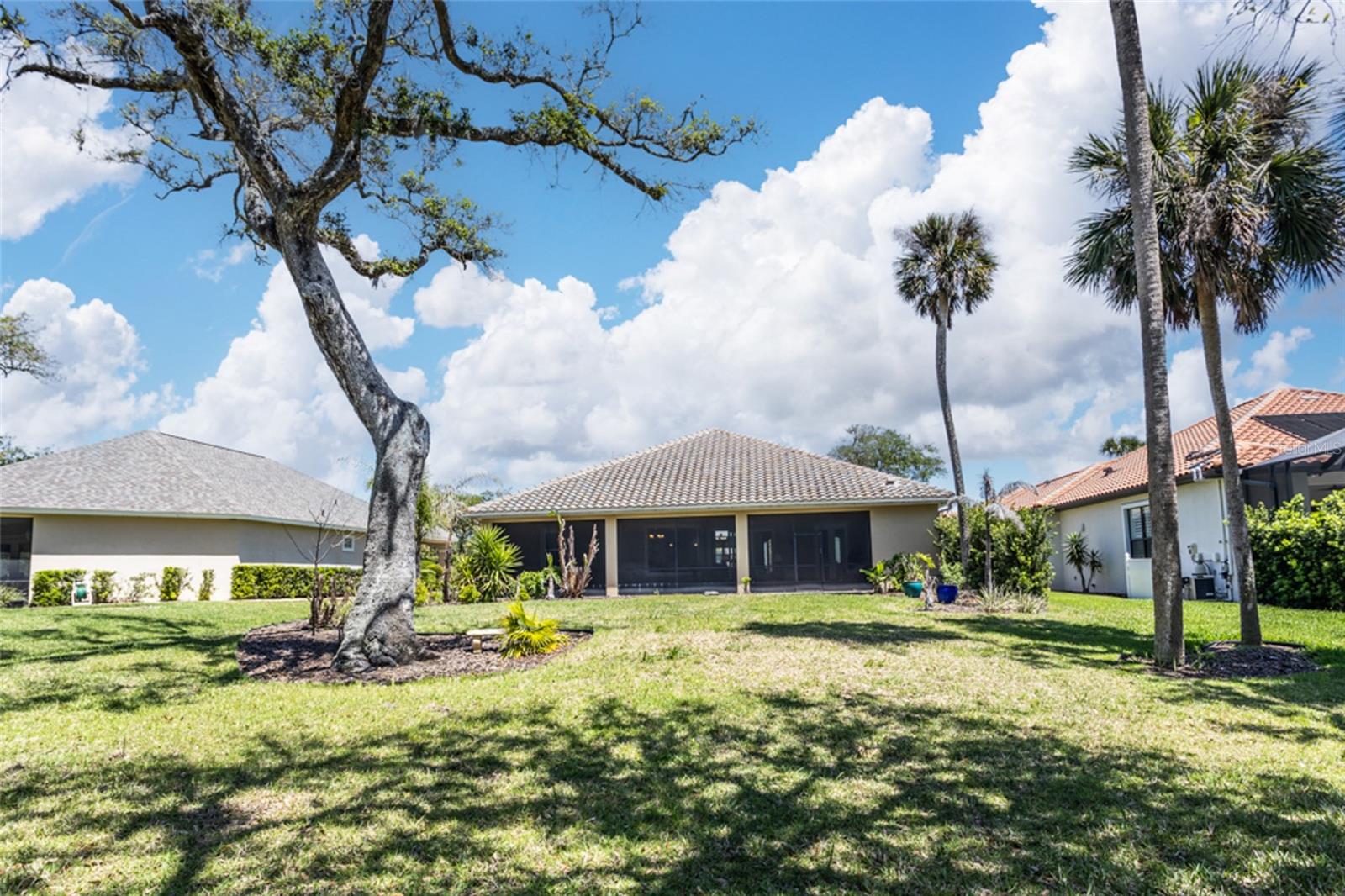 Image 33 of 52 For 45 Riverwalk Drive