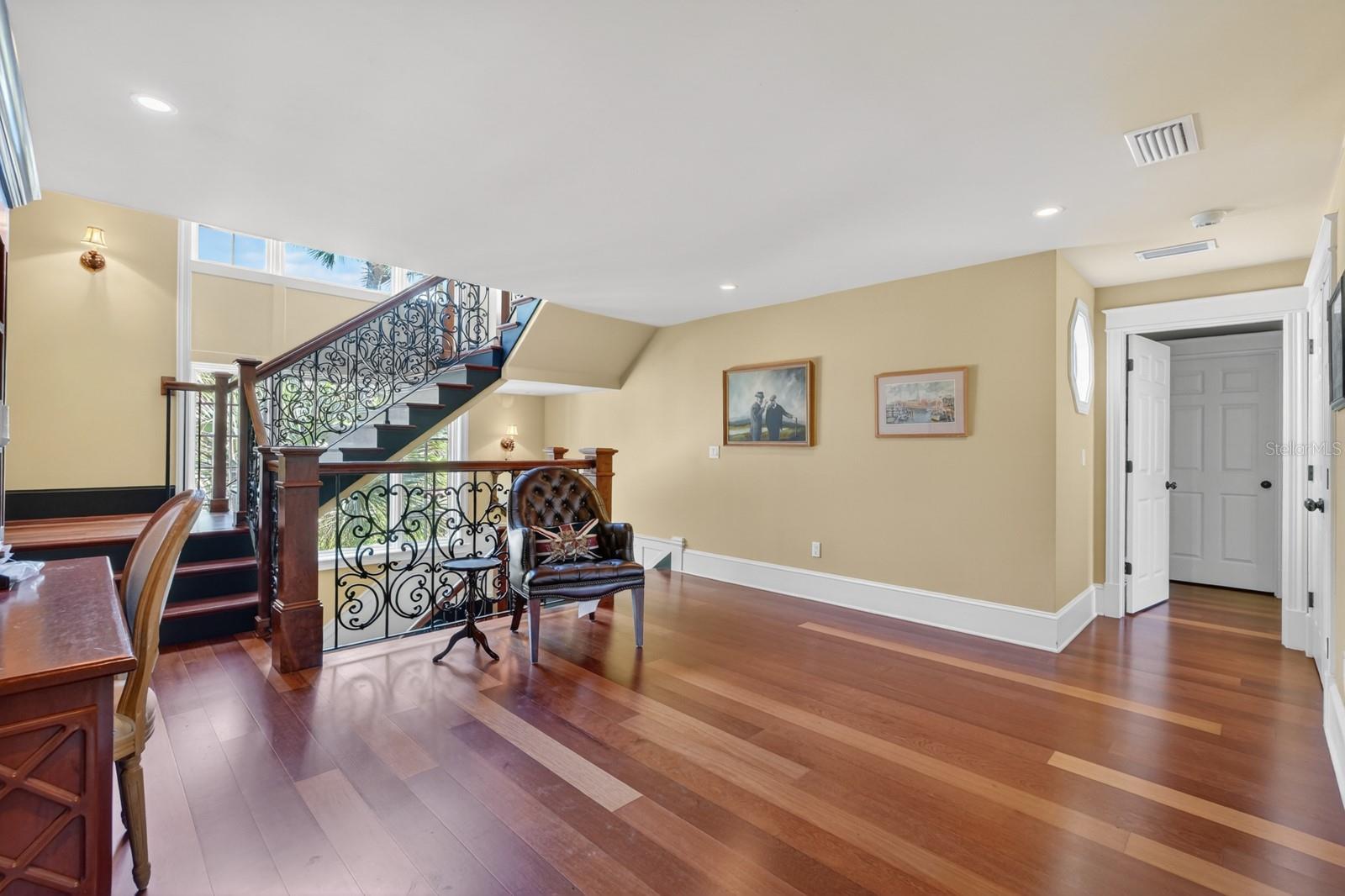 Image 24 of 98 For 32 Audubon Lane