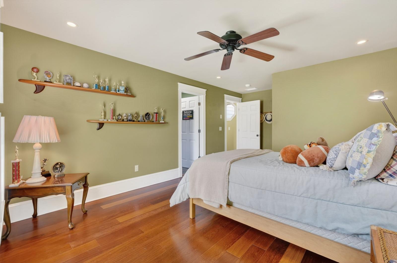 Image 33 of 98 For 32 Audubon Lane