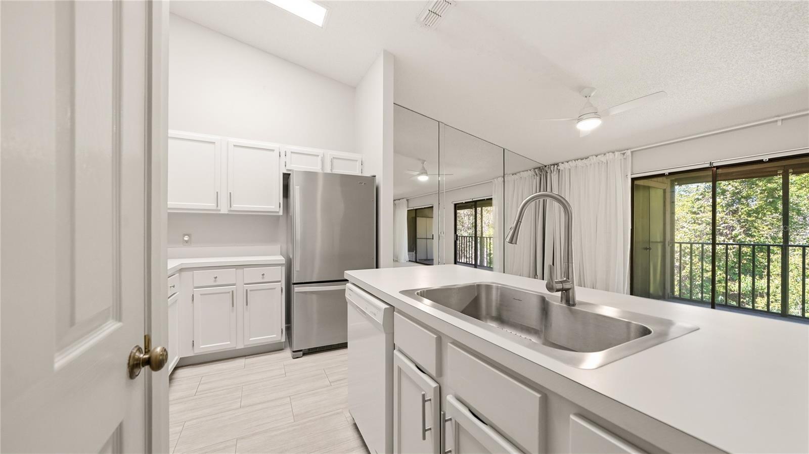 Image 11 of 50 For 32 Navarra Court