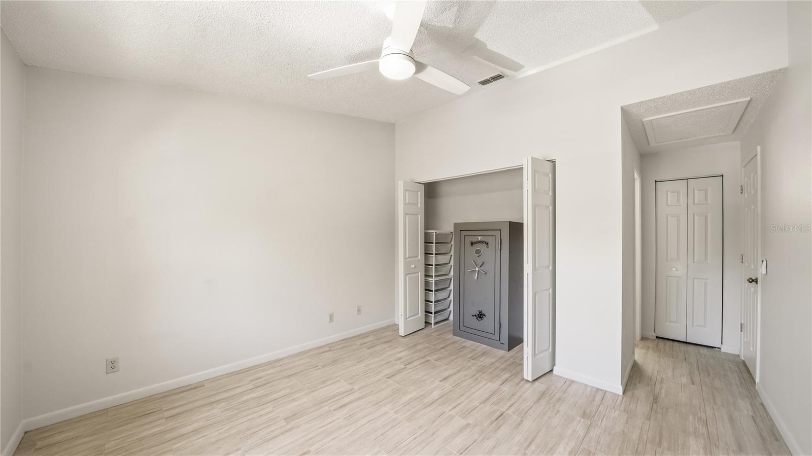 Image 19 of 50 For 32 Navarra Court