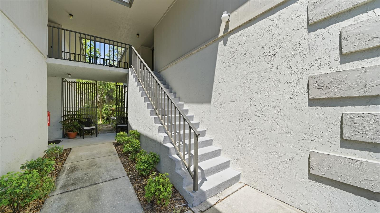 Image 2 of 50 For 32 Navarra Court