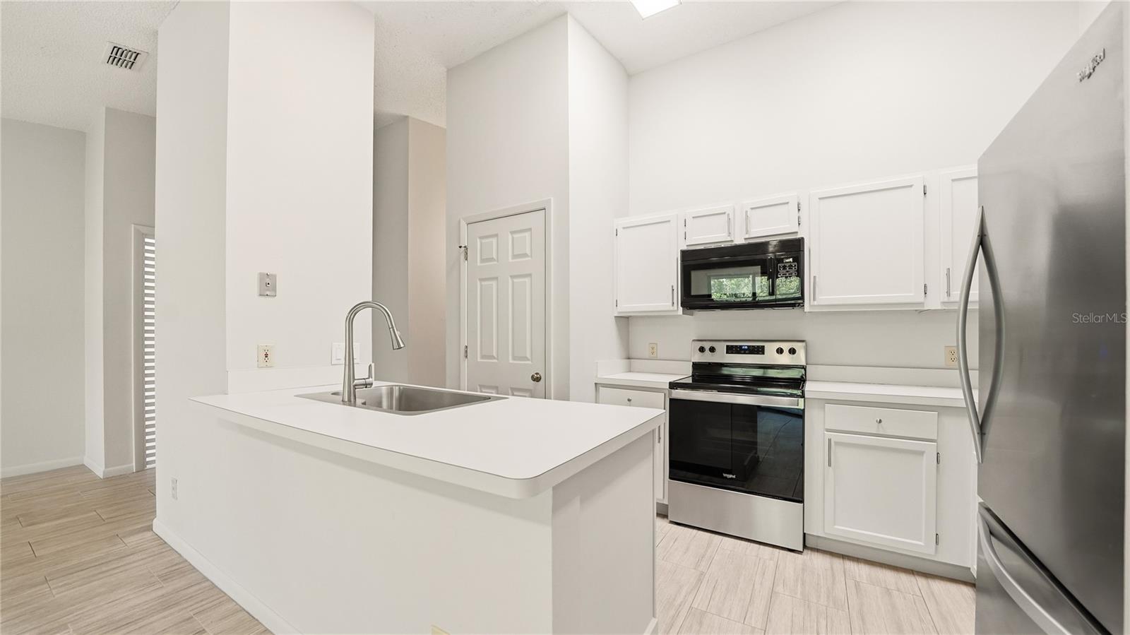 Image 8 of 50 For 32 Navarra Court