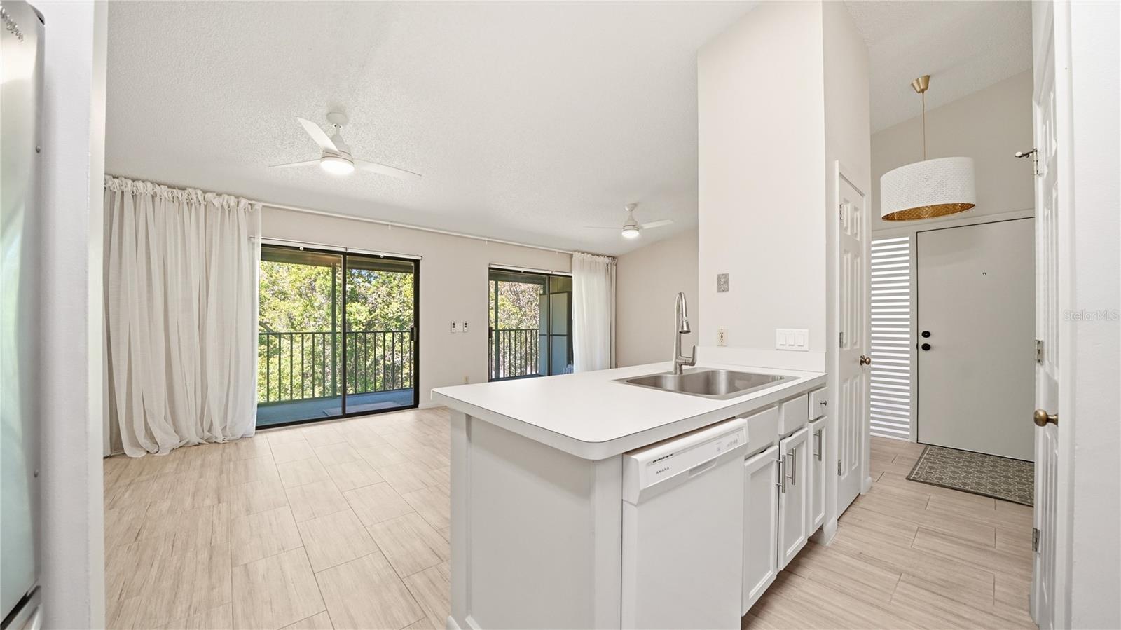 Image 9 of 50 For 32 Navarra Court