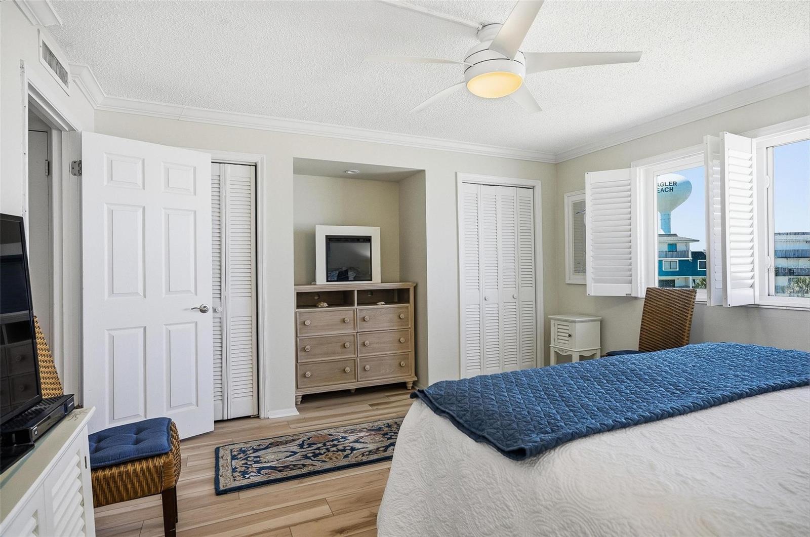 Image 10 of 59 For 3500 Ocean Shore Boulevard 202