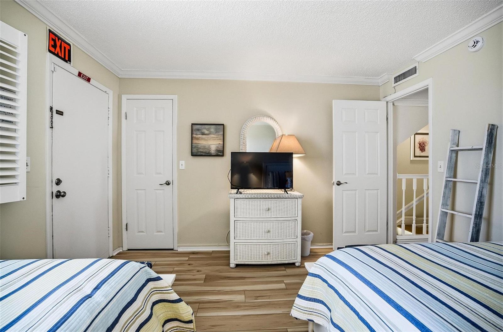 Image 20 of 59 For 3500 Ocean Shore Boulevard 202