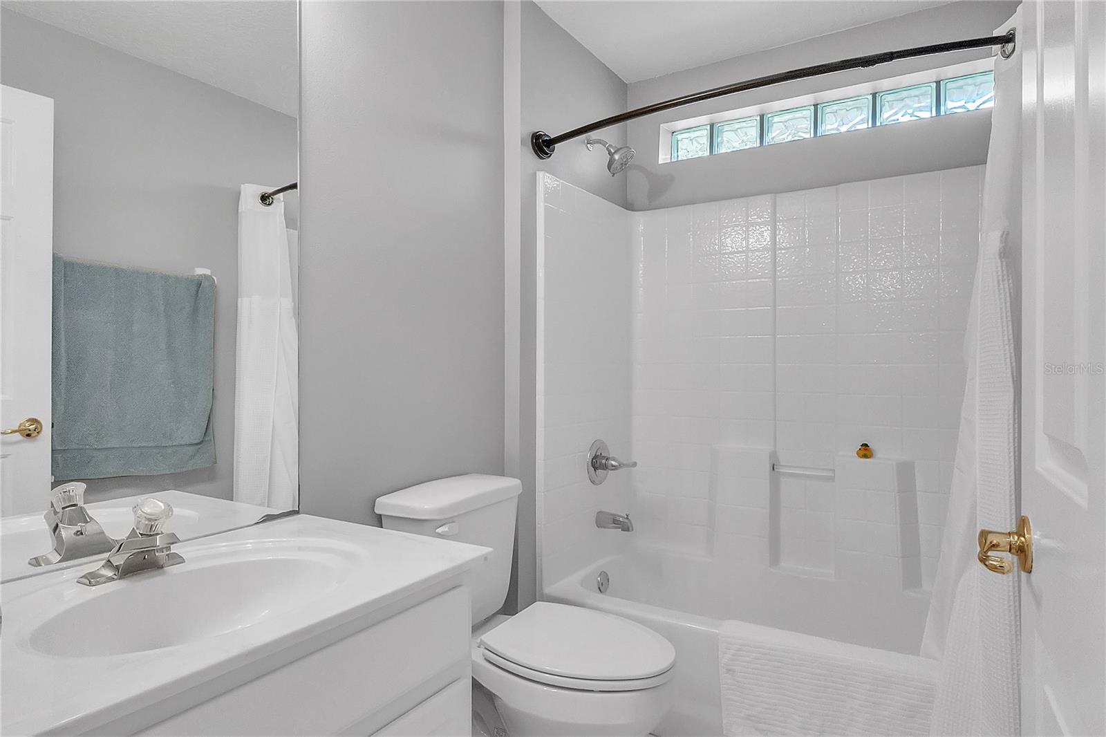 Image 15 of 21 For 32 Shinnecock Drive