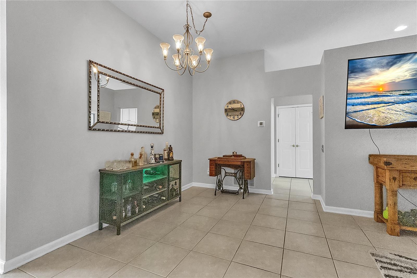 Image 4 of 21 For 32 Shinnecock Drive