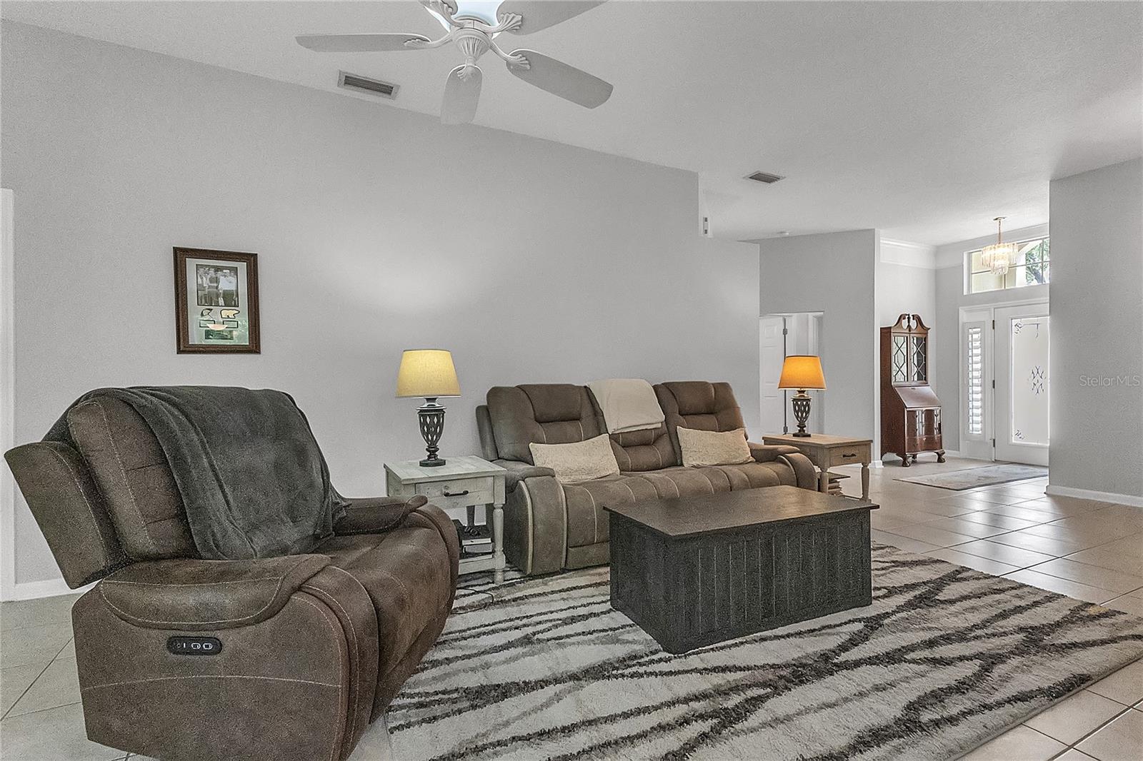 Image 5 of 21 For 32 Shinnecock Drive