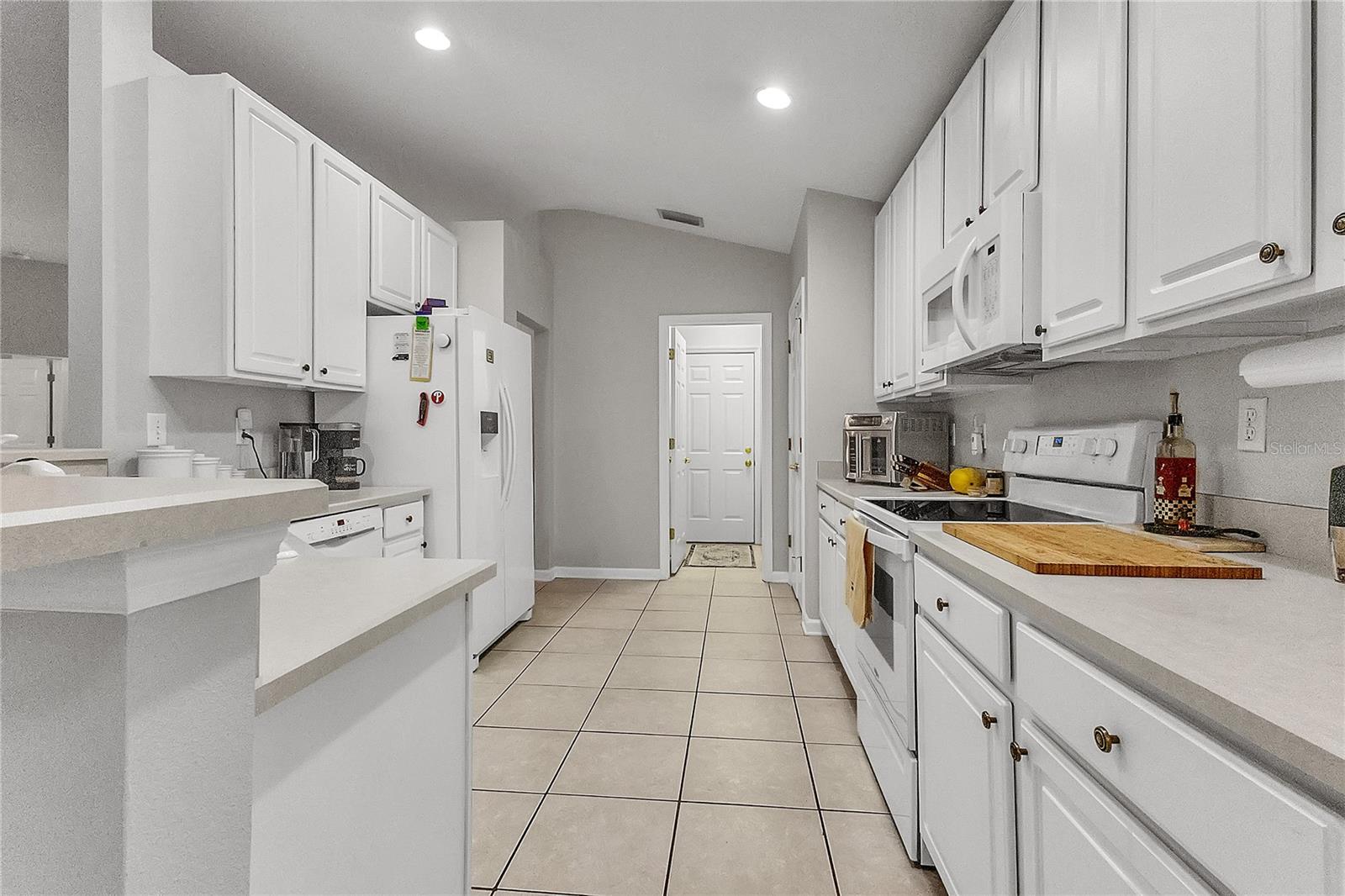 Image 7 of 21 For 32 Shinnecock Drive