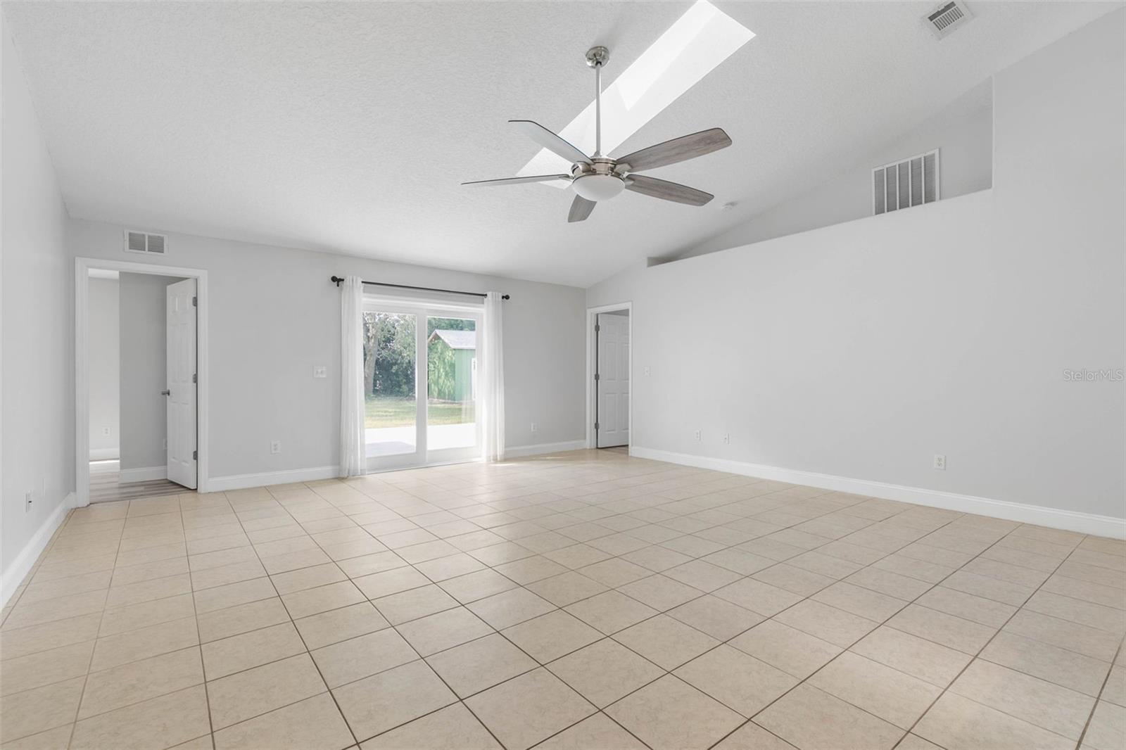 Image 13 of 48 For 9 Firethorn Lane