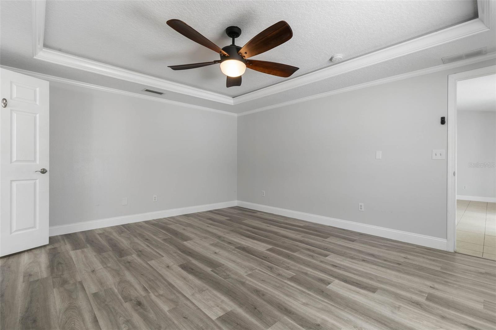 Image 16 of 48 For 9 Firethorn Lane