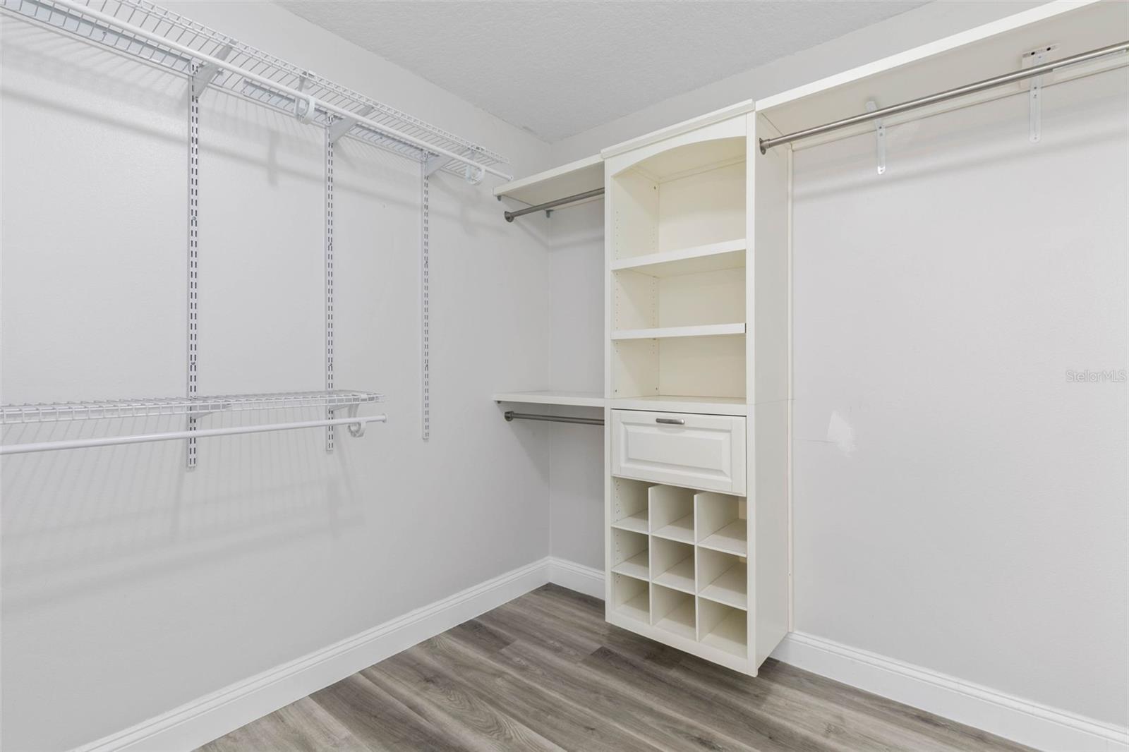 Image 18 of 48 For 9 Firethorn Lane