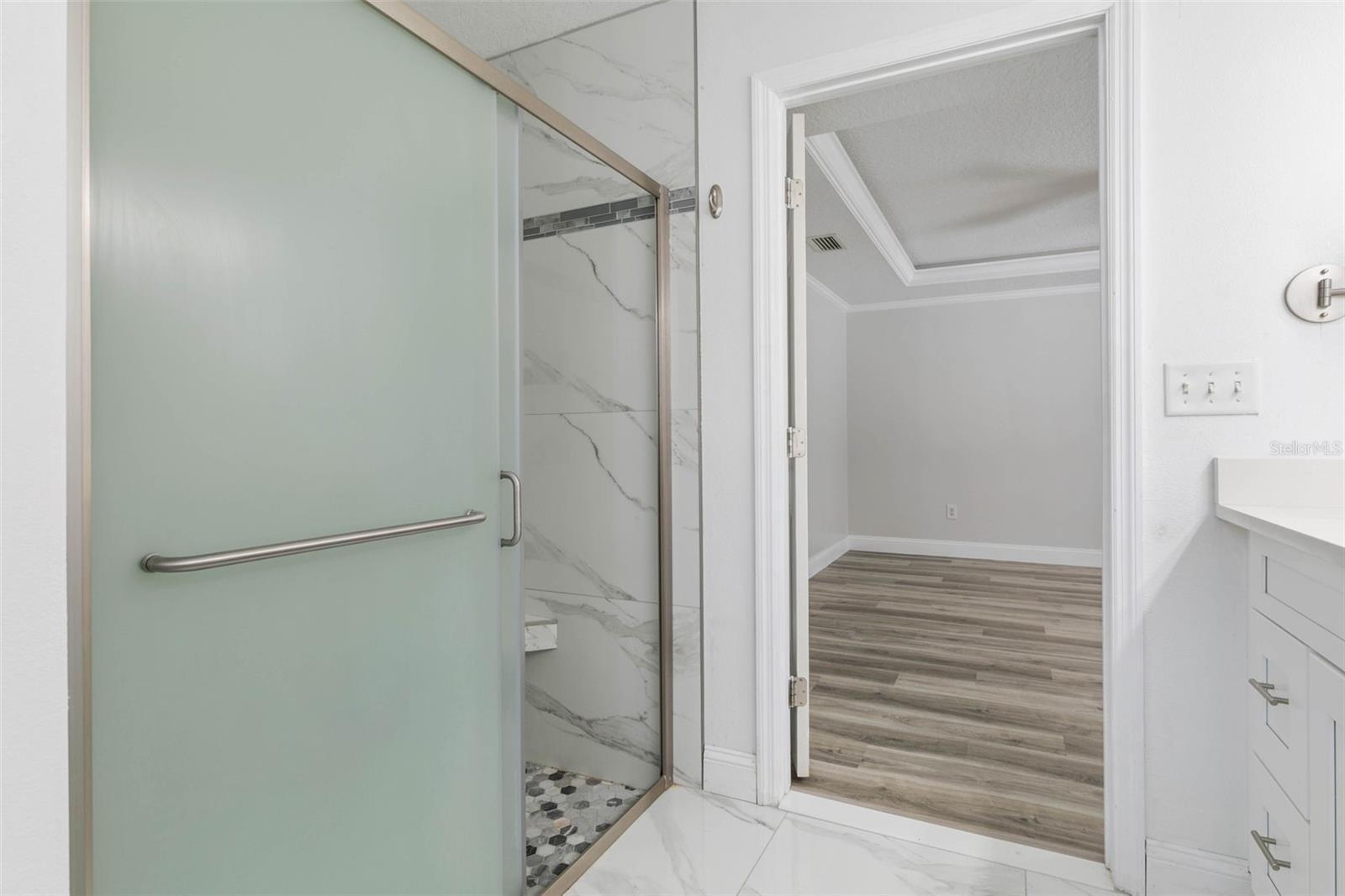 Image 21 of 48 For 9 Firethorn Lane