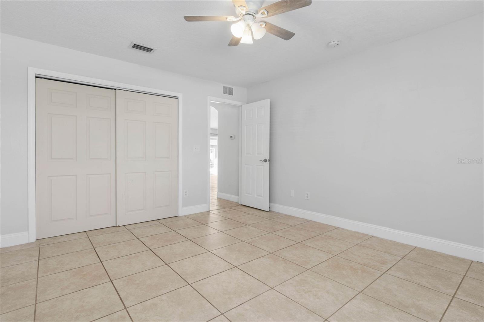 Image 23 of 48 For 9 Firethorn Lane