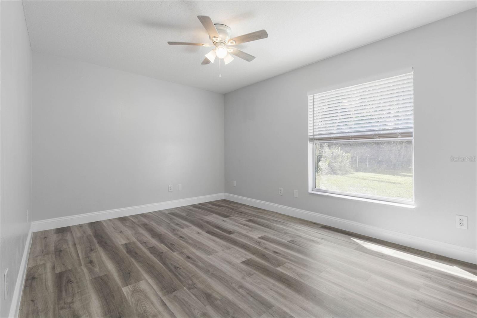 Image 27 of 48 For 9 Firethorn Lane