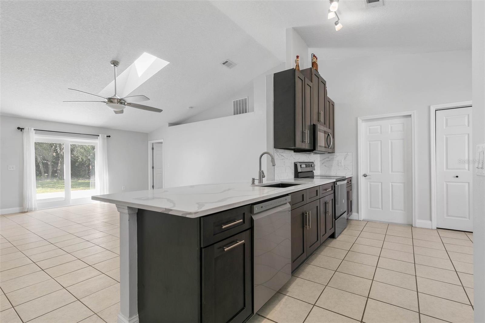 Image 4 of 48 For 9 Firethorn Lane