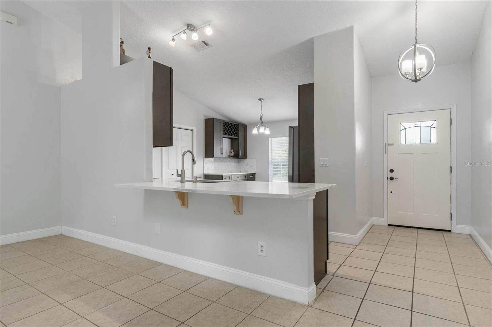 Image 5 of 48 For 9 Firethorn Lane