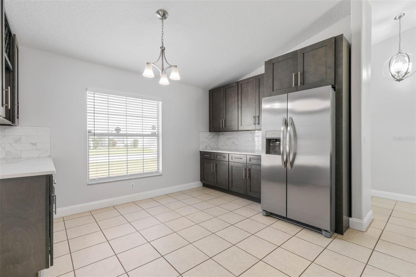 Image 7 of 48 For 9 Firethorn Lane