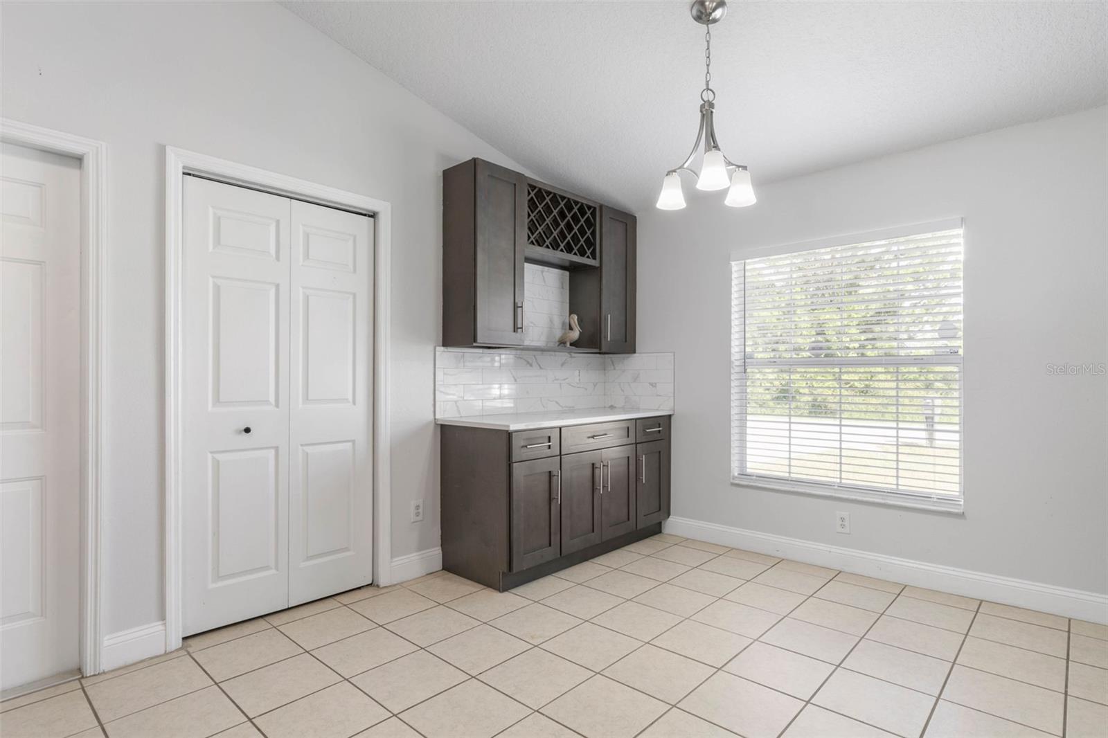 Image 9 of 48 For 9 Firethorn Lane