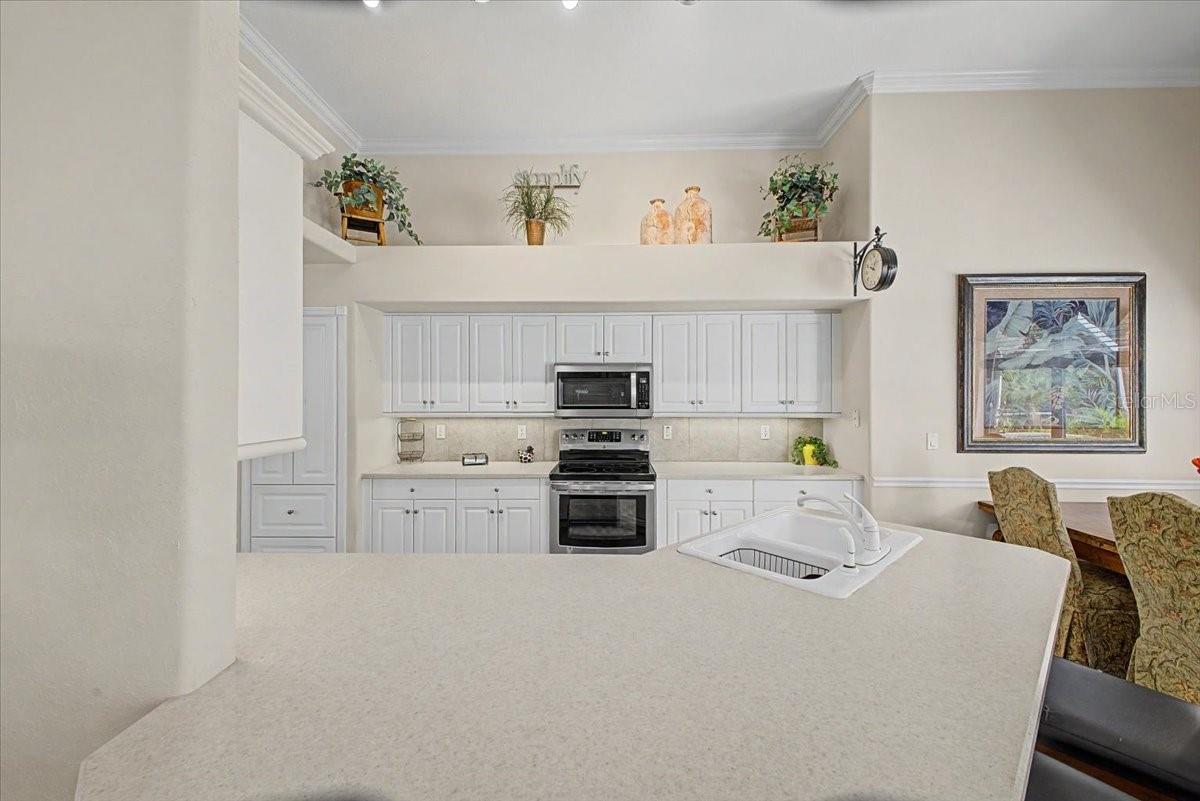 Image 10 of 50 For 11 Crescent Lake Way