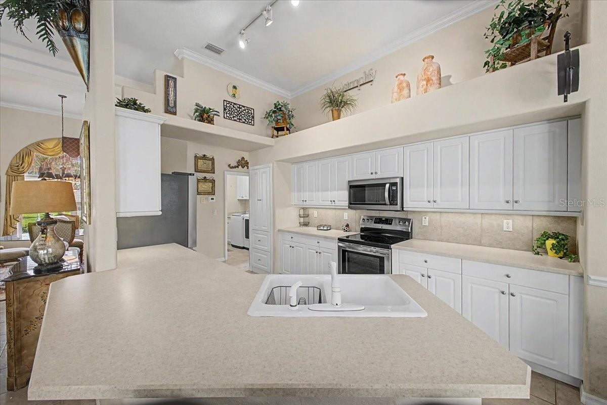 Image 11 of 50 For 11 Crescent Lake Way