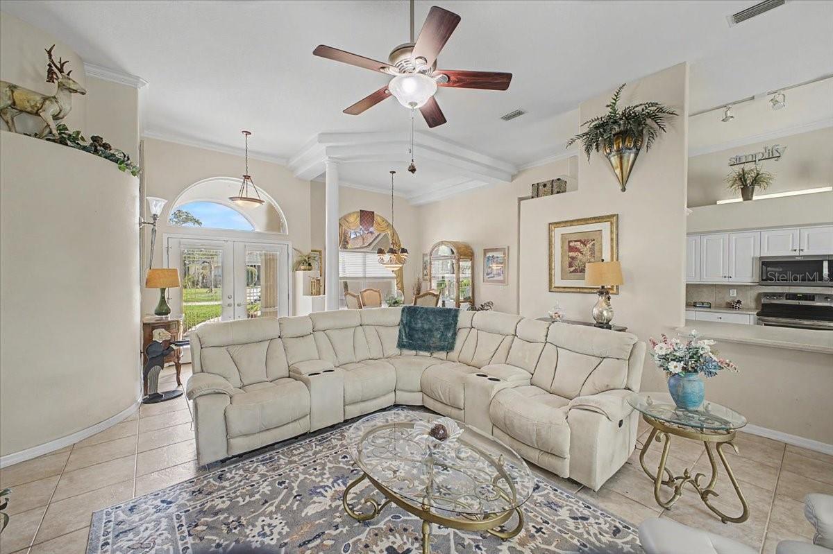 Image 20 of 50 For 11 Crescent Lake Way