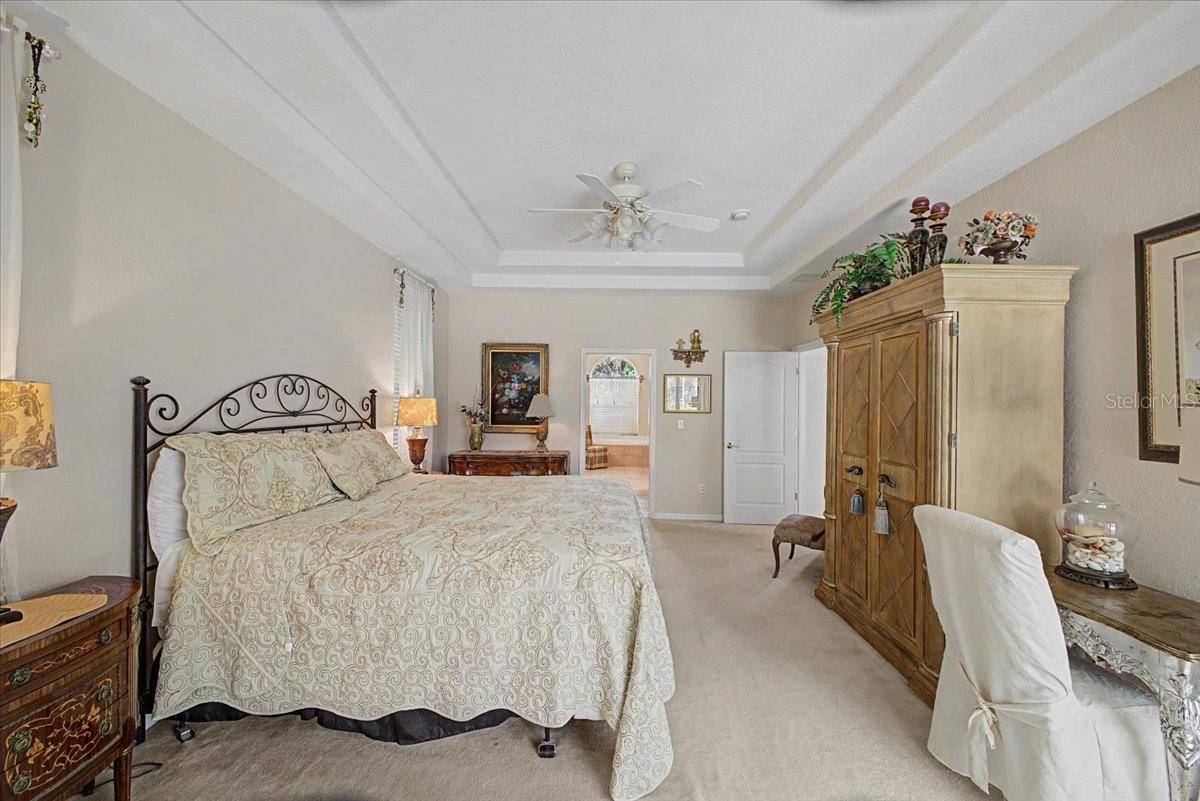 Image 22 of 50 For 11 Crescent Lake Way