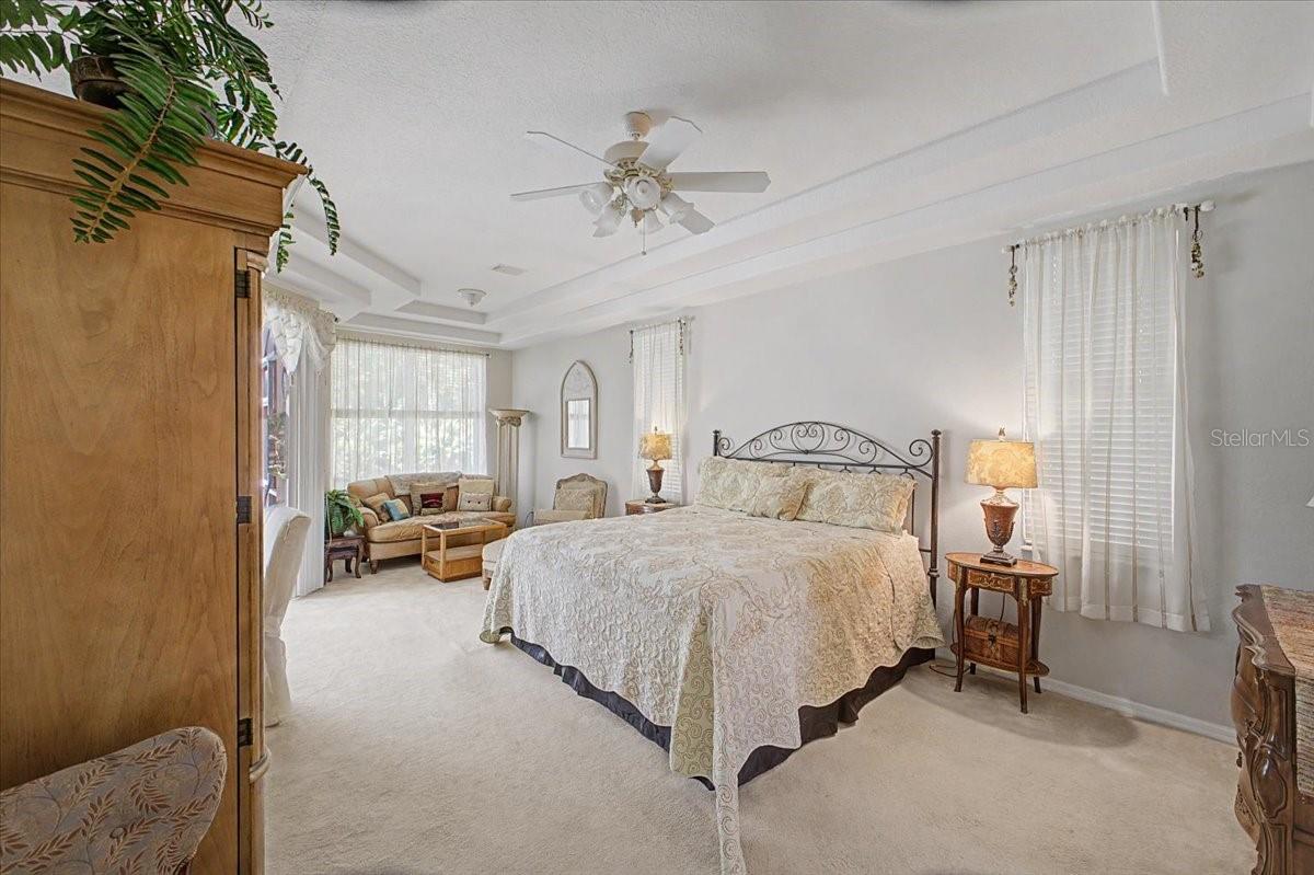 Image 23 of 50 For 11 Crescent Lake Way