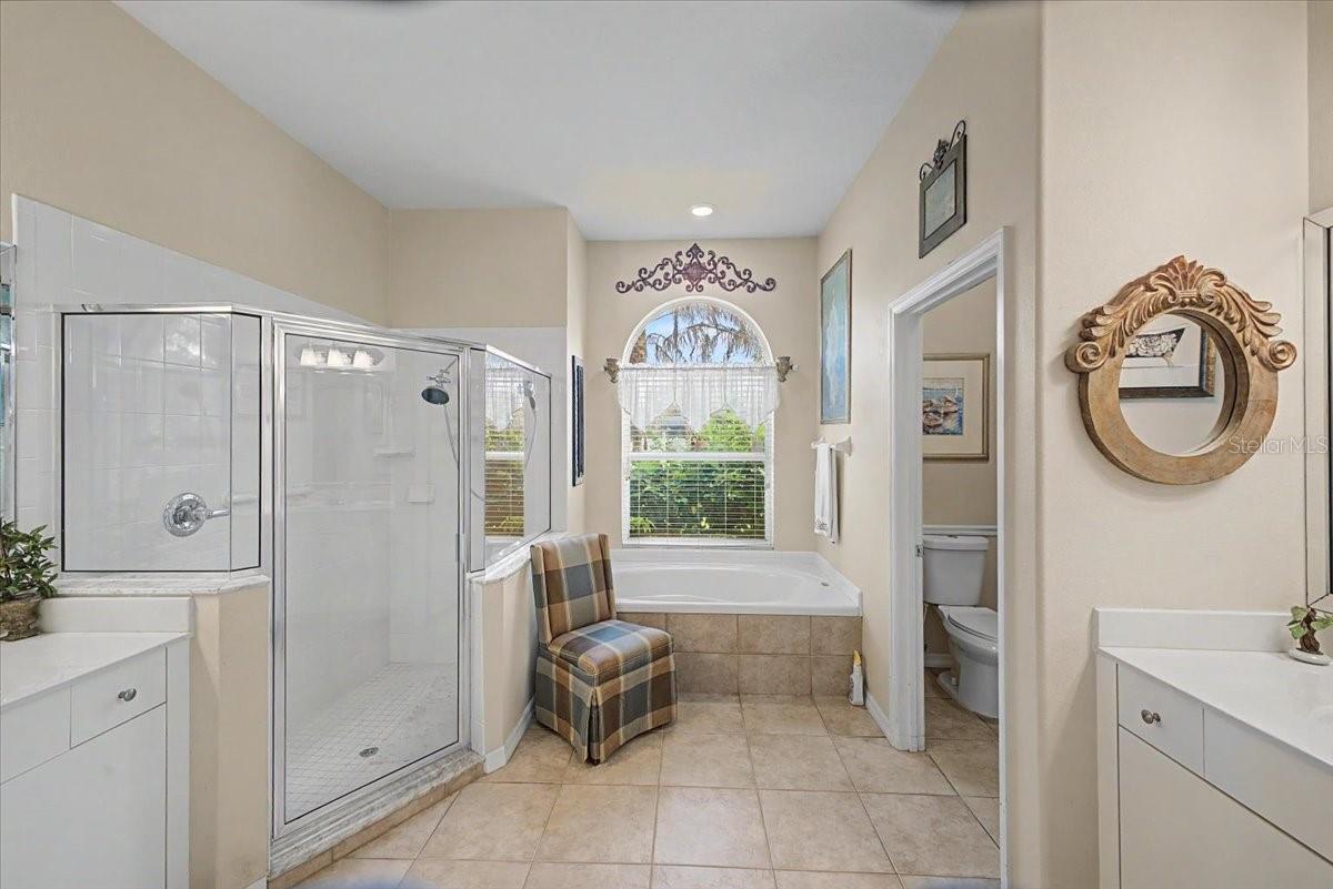 Image 25 of 50 For 11 Crescent Lake Way