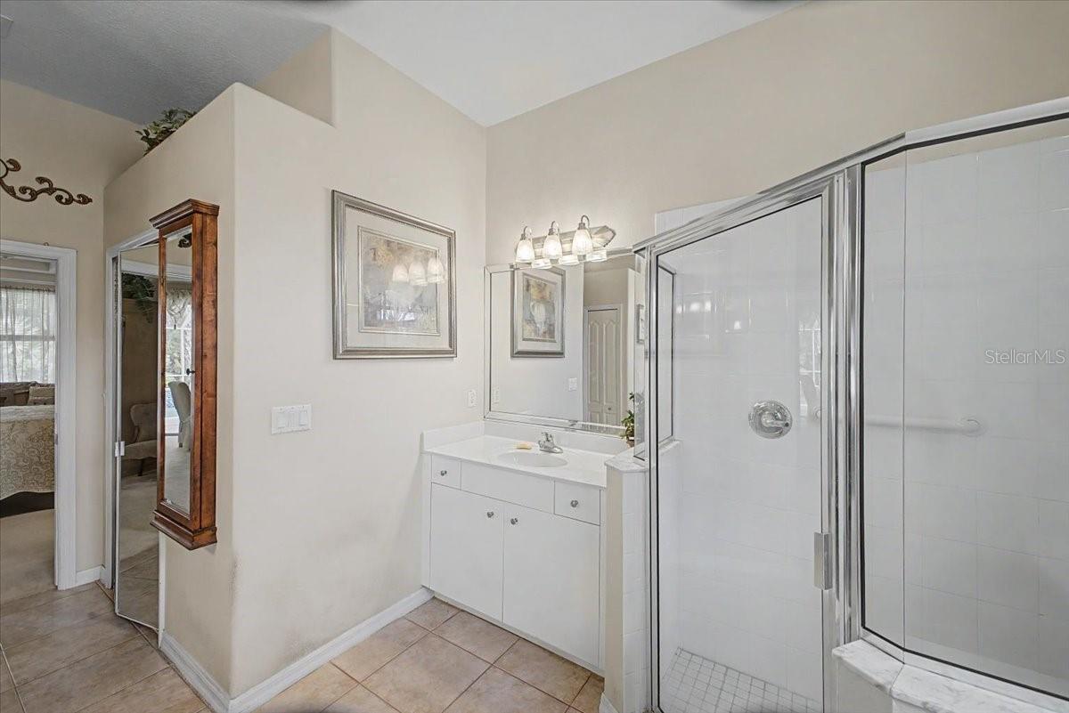 Image 27 of 50 For 11 Crescent Lake Way