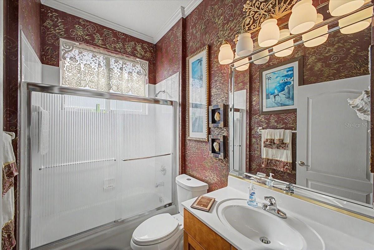 Image 37 of 50 For 11 Crescent Lake Way