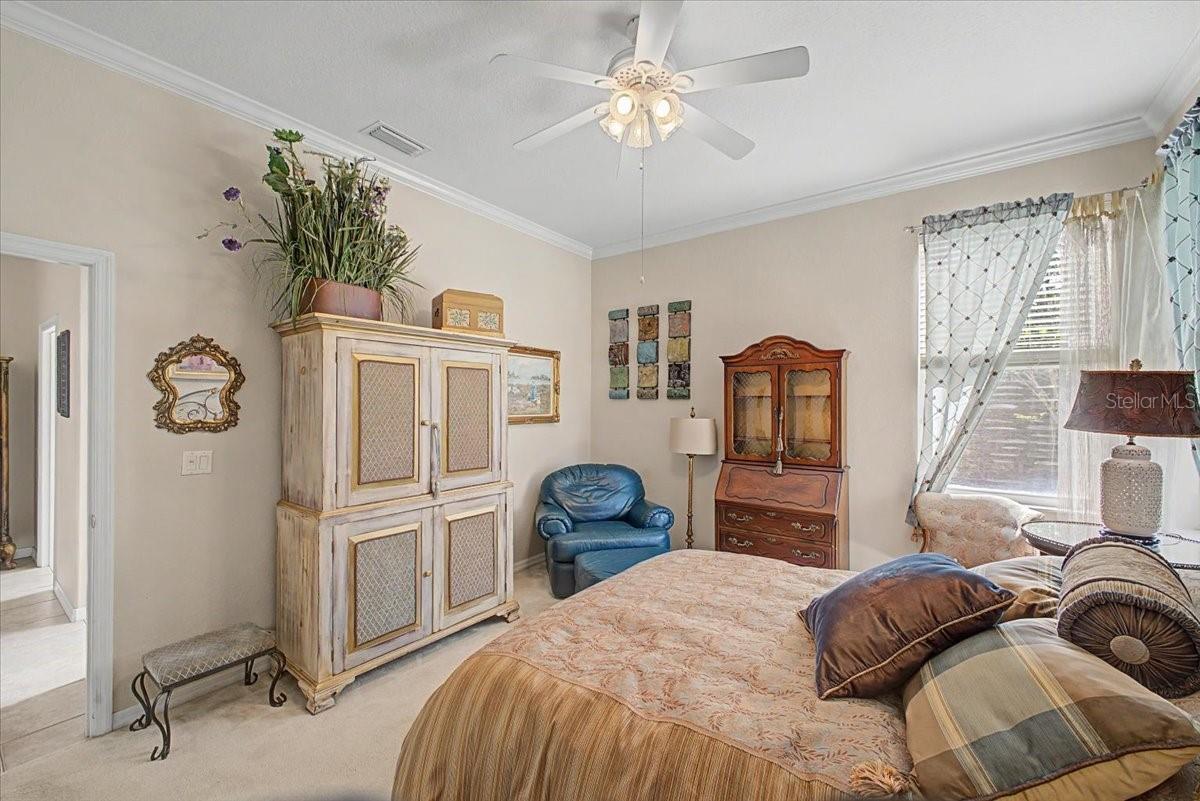 Image 39 of 50 For 11 Crescent Lake Way