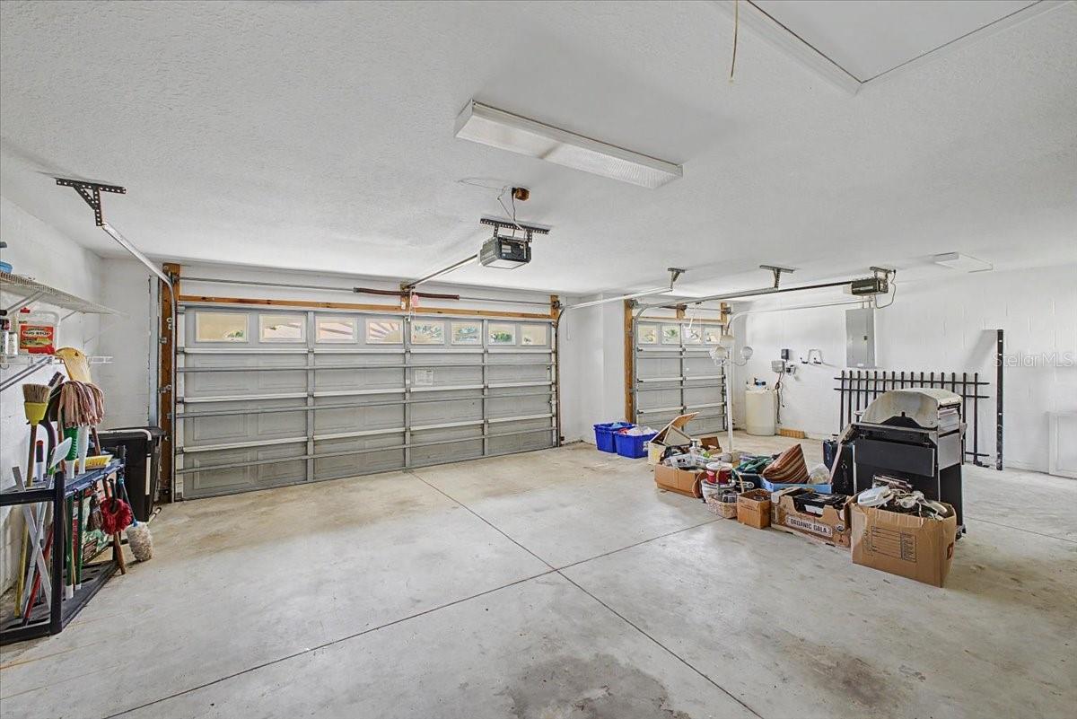 Image 41 of 50 For 11 Crescent Lake Way