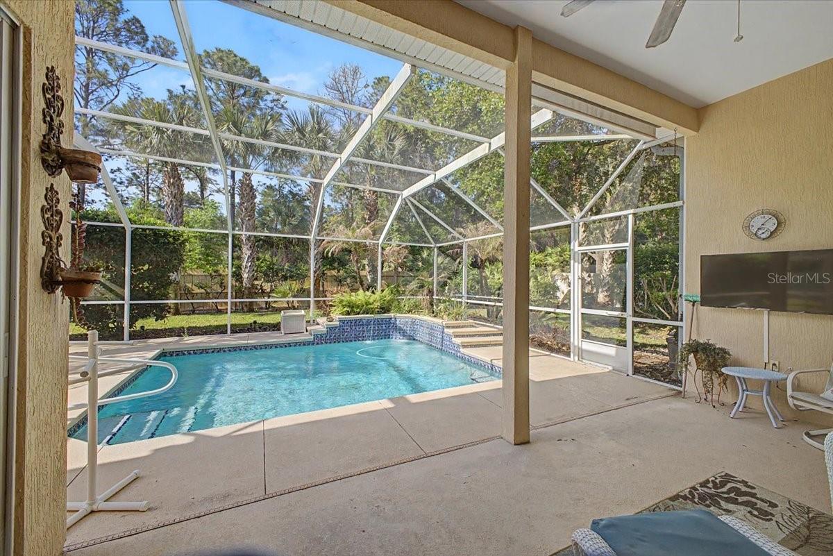 Image 42 of 50 For 11 Crescent Lake Way