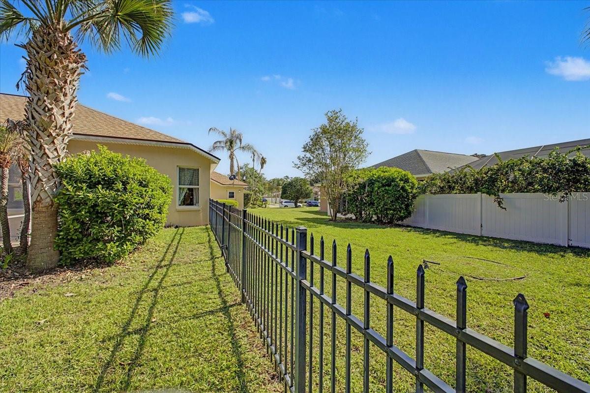 Image 46 of 50 For 11 Crescent Lake Way