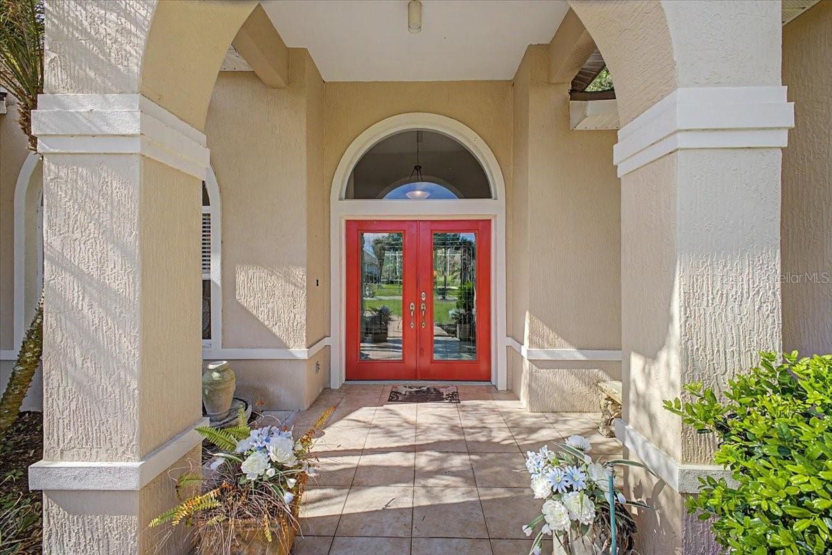 Image 5 of 50 For 11 Crescent Lake Way